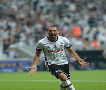 cenk-tosundan-besiktasa-veda-h1721233803-04c251.jpg