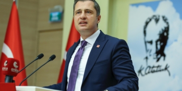 deniz-yucel-myk-toplantisinda-konustu-ekrem-imamoglu-korkusu.jpg