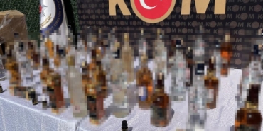 izmir-ve-yalovada-tonlarca-sahte-alkol-ve-tarihi-eser-ele-gecirildi-6-tutuklama-1750236827415.jpg