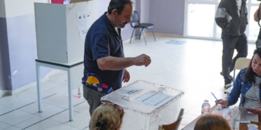 izmirliler-sandik-basinda-muhtar-secimleri-basladi-2.jpg