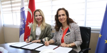 karsiyaka-belediyesi-kadinlar-icin-bir-projeye-daha-imza-atti-1.jpg
