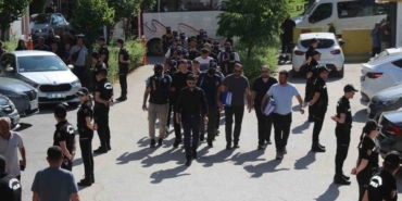 sosyal-medya-dolandiricilarina-operasyon-banka-hacimleri-235-milyon-liraya-ulasmis-1750404430593.jpe