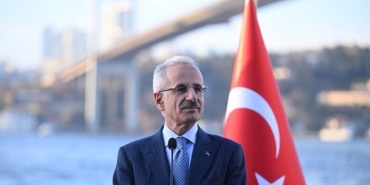 bakan-uraloglu-acikladi-denizcilikte-dijital-donusum-1751365284392.jpeg