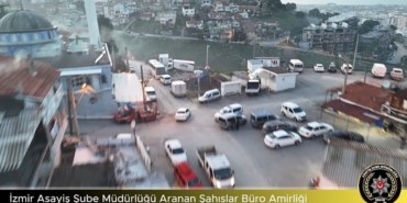 izmirde-95-adrese-es-zamanli-operasyon-190-polis-katildi-24-saat-surdu-1752298440597.jpg