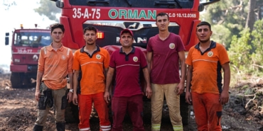 izmirdeki-yanginlarla-mucadele-suruyor-alev-savascilarindan-buyuk-mucadele-1751645679074.jpeg