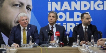 ak-parti-genel-baskan-yardimcisi-demir-biz-hizmet-belediyeciligi-yaparken-chpli-belediyeler-hezimet.jpeg
