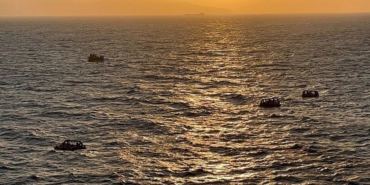 izmir-aciklarinda-lastik-bottan-dusen-4-duzensiz-gocmen-hayatini-kaybetti-1755513385308.jpeg