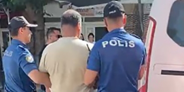 izmirde-bicakli-gasp-polis-sucustu-yakaladi-1755954545609.jpg