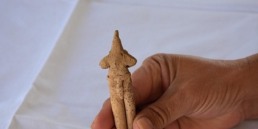 izmirde-gobeklitepe-ile-baglantili-heykelcik-bulundu-ulucak-hoyugunun-tarihi-350-yil-geriye-gitti-17.jpeg