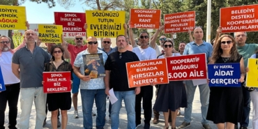 izmirde-kooperatif-magdurlarindan-ozgur-ozele-kirmizi-halili-tepki-1756382940479.jpg