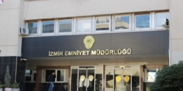 izmirde-motosiklet-hirsizlari-kiskivrak-yakalandi-1755771600584.jpeg