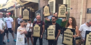 kooperatif-magdurlarindan-mezar-tasli-eylem-1754999476202.jpeg