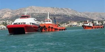 sakiz-seferinde-panik-yolcu-gemisi-kontrolden-cikti-1754821461814.jpeg
