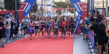 9-eylul-izmir-yari-maratonunu-kenyali-atletler-kazandi-1758453325349.jpeg