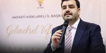 ak-partiden-ozgur-ozele-sert-tepki-kurultay-yetmez-koltuktaki-saibeyi-temizleyemezsin-1758458998932.jpeg