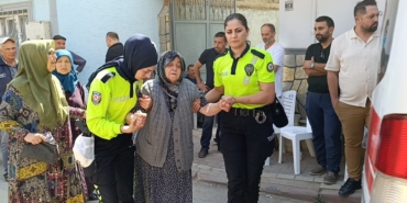 bursaya-sehit-atesi-dustu-izmirde-sehit-olan-polis-mudurunun-annesi-hastaneye-kaldirildi-17573265696.jpeg