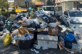izmir-karsiyakada-sonlandi-copler-bugun-de-toplanmadi-1758971035531.jpeg