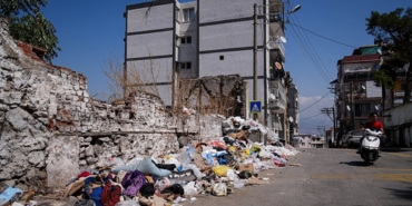 izmir-konakta-copten-adim-atilamiyor-sebnem-bursali-o-goruntuleri-paylasti-1757672486821.jpg