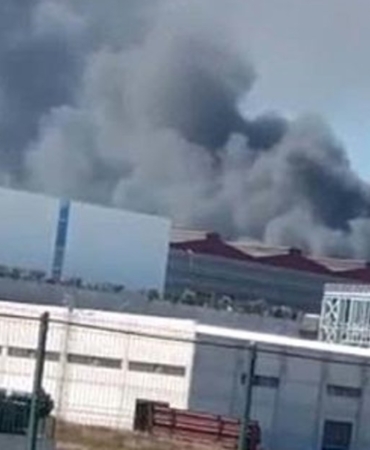 izmirde-fabrika-yangini-1759223721493.jpeg
