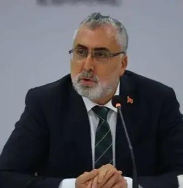 bakan-vedat-isikhan-dan-emekli-ayliklari-ve-asgari-ucret-aciklamasi-5815.jpg