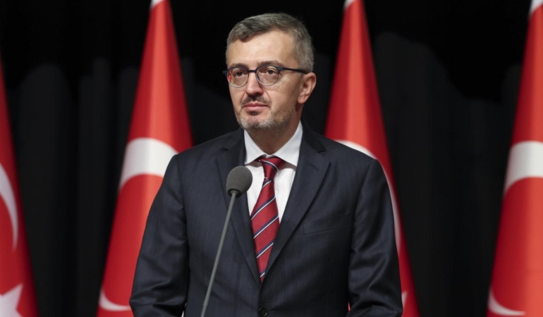İletişim Başkanı Duran, şehit Sözleşmeli Er Ziya Koparan için bir başsağlığı mesajı yayımladı.