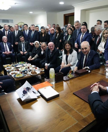 erdogan-parti-liderleri-gorusme-aa-2403336.jpg