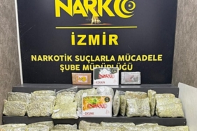 izmirde-30-kilo-406-gram-uyusturucu-ele-gecirildi-1761580965673.jpg