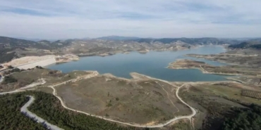 izmirde-susuzluga-care-araniyor-gordes-barajinin-olu-hacmindeki-su-devreye-alinacak-1761292172480.jp_.jpeg