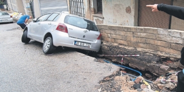 izmirliler-yagmura-hazirliksiz-yakalandi-1760900253447.jpeg