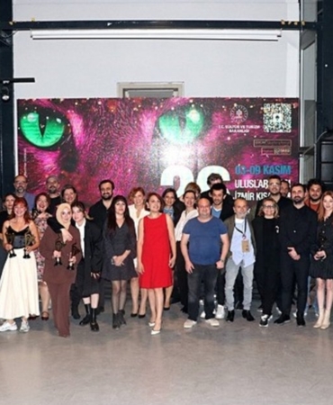 26-izmir-kisa-film-festivali-sona-erdi-1762708210864.jpeg