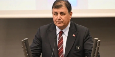 cemil-tugay-izenerji-genel-mudurunu-gorevden-aldi-1762427458261.jpeg