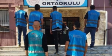 izmirde-denetimli-serbestlik-yukumluleri-okullari-yenilemek-icin-calisti-1763466568091.jpg