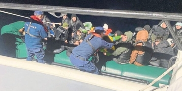 izmir-aciklarinda-50-duzensiz-gocmen-yakalandi-1767119489409.jpeg