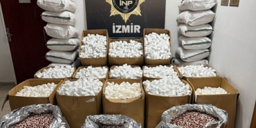 izmirde-rekor-operasyon-2-milyon-309-bin-uyusturucu-hap-ele-gecirildi-1764573186460.jpg