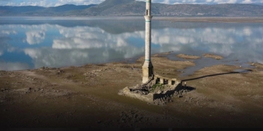 izmirli-tedirgin-tahtali-barajinda-su-seviyesi-yuzde-1e-dustu-1765023916086.jpeg