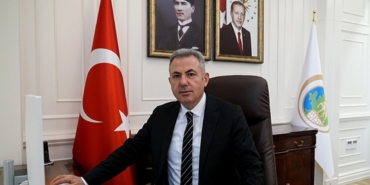 izmir-valisi-elbandan-yilin-kareleri-oylamasi-1767683013534.jpeg