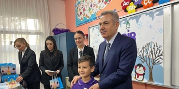izmirde-721-bin-862-ogrenci-karne-aldi-1768557707550.jpeg