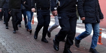 izmirde-fuhus-operasyonunda-8-tutuklama-1767850149337.jpg