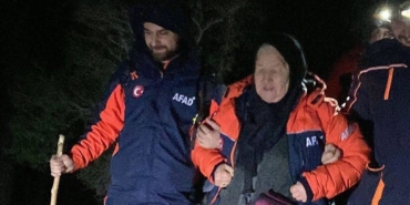 izmirde-safiye-teyze-yurekleri-agza-getirdi-1768277690689.jpeg