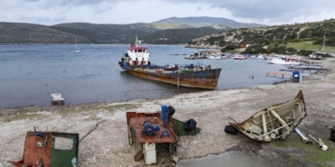 izmirdeki-kacak-gemi-sokumune-milyonluk-ceza-1767699873225.jpg