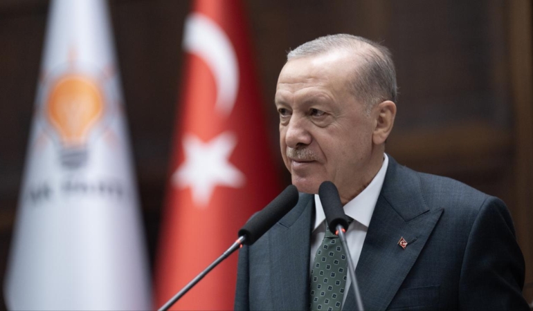 Cumhurbaşkanı Erdoğan, milli boksör Busenaz Sürmeneli’yi kutladı.