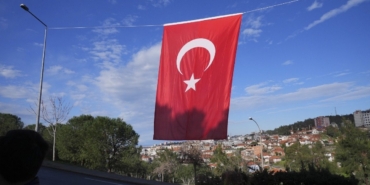 aci-haber-izmire-geldi-sehit-ibrahim-bolatin-sehadet-haberi-ailesine-verildi-1772009637917.jpg