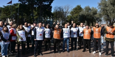 izmir-buca-belediyesinde-is-birakma-eylemi-7-aydir-bekliyoruz-1771846109910.jpeg