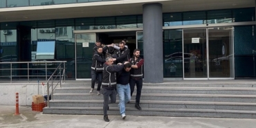 izmir-dahil-5-ilde-sarallara-es-zamanli-operasyon-cok-sayida-gozalti-1769933398927.jpeg
