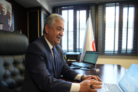 izmir-il-muftusu-haliloglu-yilin-kareleri-oylamasina-katildi-1771506487478.png