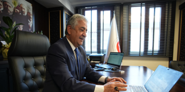 izmir-il-muftusu-haliloglu-yilin-kareleri-oylamasina-katildi-1771506487478.png