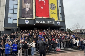 izmirde-haklarini-alamayan-buca-belediyesi-iscileri-is-birakti-1770629231692.jpg
