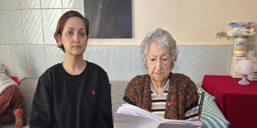 izmirde-torun-dehseti-kan-dondurdu-once-evini-elinden-aldilar-sonra-darp-ettiler-o-da-yetmedi-zehirl.png