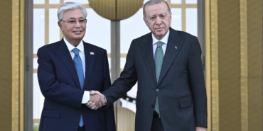 erdogan-tokayev-2385047.jpg