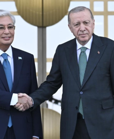 erdogan-tokayev-2385047.jpg